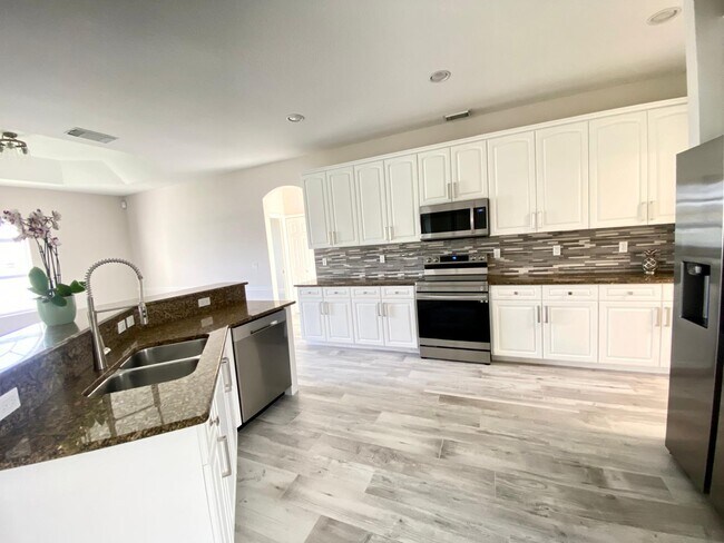 Foto del edificio - 5804 N Dooley Cir