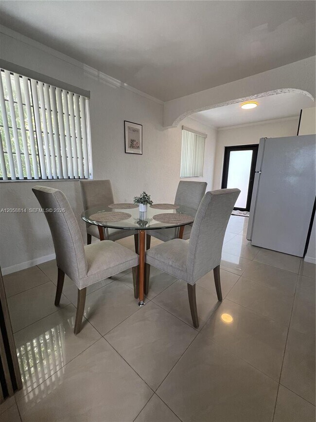 Foto del edificio - 961 E 9th St