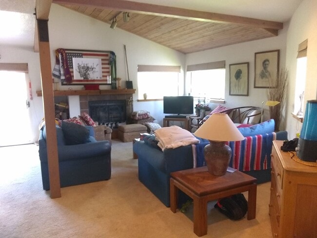 Foto del edificio - 9-10 month Lease -3bd/2.5ba Fully Furnishe...