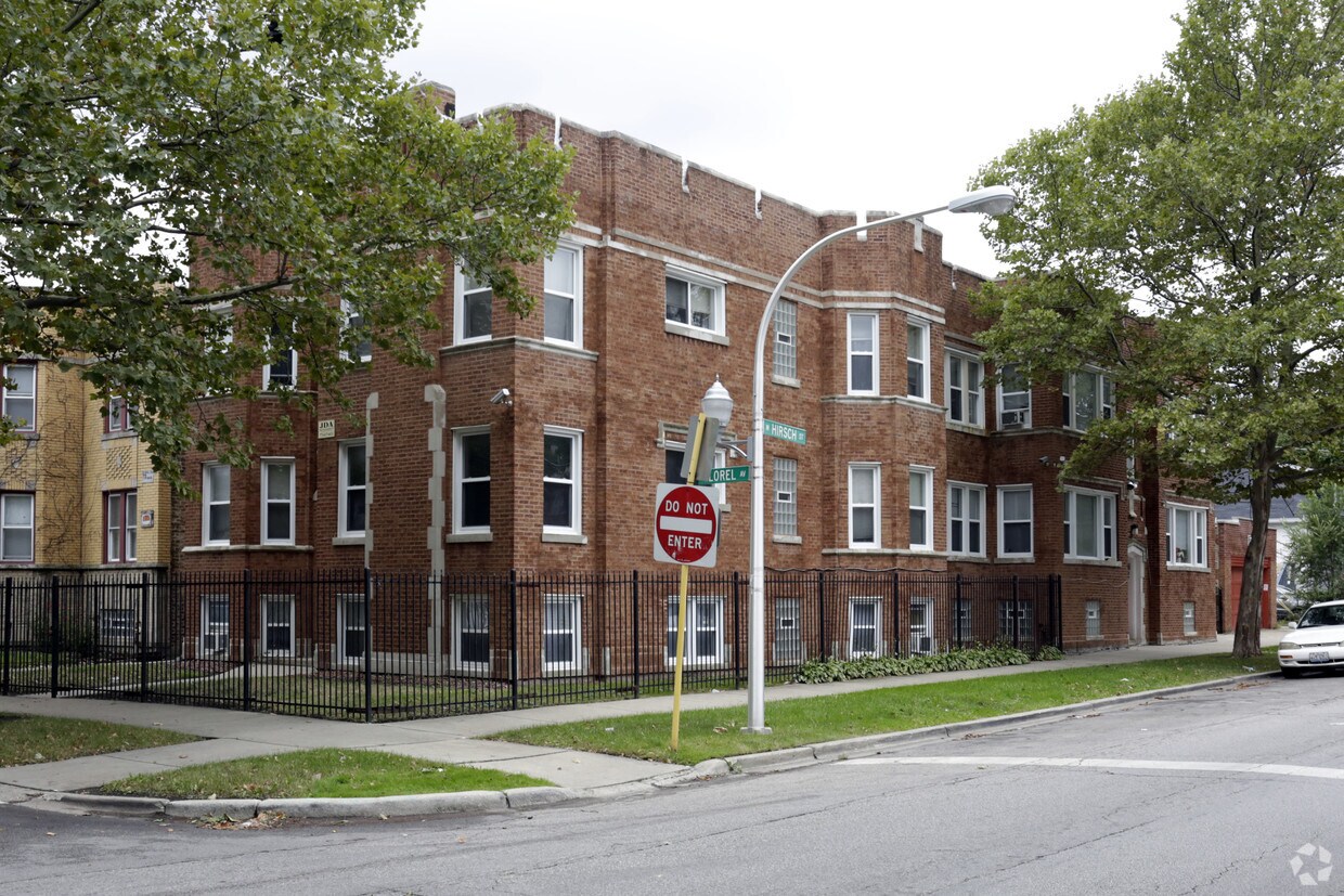 Primary Photo - 1356 N Lorel Ave