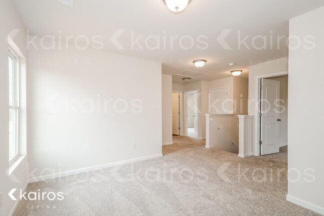 Building Photo - 2033 Country Pl