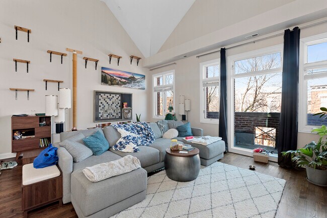 Foto del edificio - 857 W Wrightwood Ave