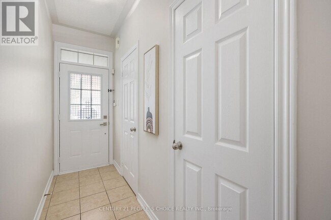 Building Photo - 32 Frenchpark Cir