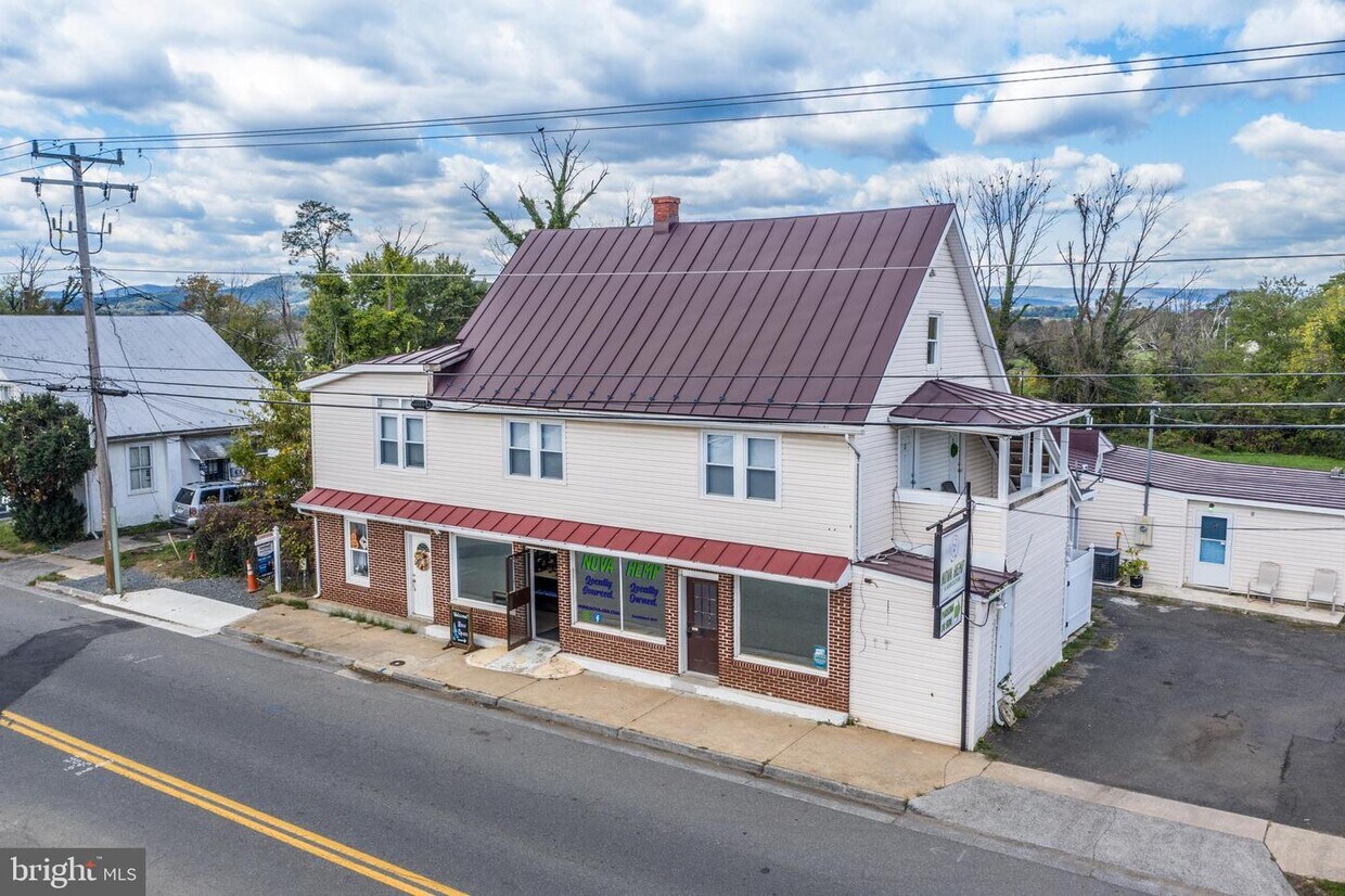 8414 W Main St, Marshall, VA 20115 House Rental in Marshall, VA