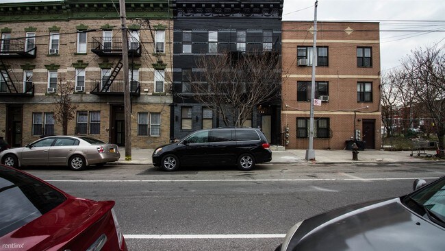 Foto del edificio - 373 Howard Ave