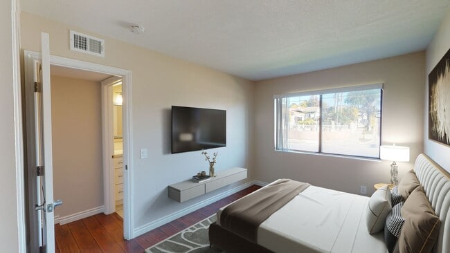 Building Photo - 2 Bed/2 Bath, Centrally Located in Brea!
