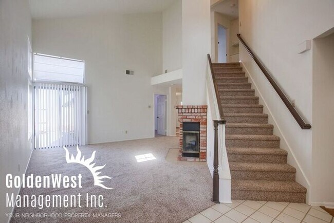 Foto del edificio - Beautiful 3Bdm 2.5Ba in Friendly Community...