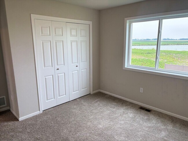 Foto del edificio - For Rent: Sleek New Construction | 3 Bed, ...