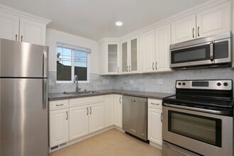 Building Photo - 1518 5th Ave W
