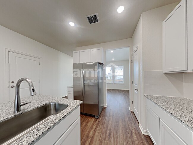 Building Photo - 380 Aspen Waters