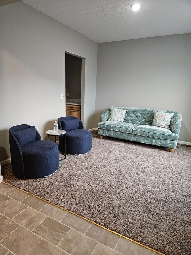 Foto del edificio - 211 Scotsgrove Dr