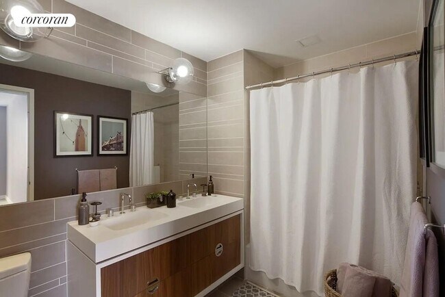 Foto del edificio - 550 W 45th St