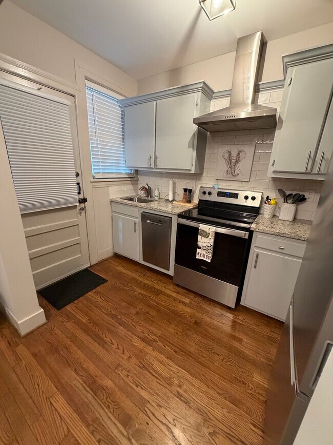 Foto del edificio - 1 Bedroom Condo Available Steps From Downtown Tuscaloosa!