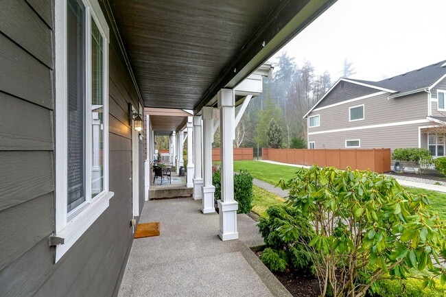 Building Photo - Beautiful Lacey Home with new paint and carpet in Popular Edgewater Community
