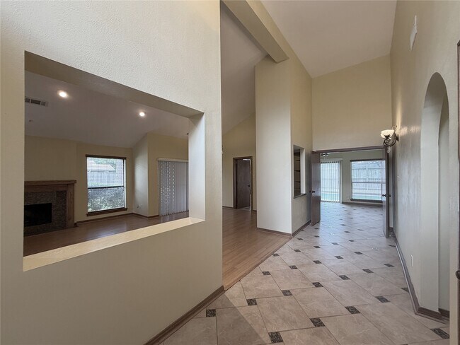 Building Photo - 13103 Waldemere Dr