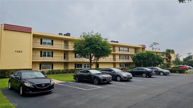 Foto del edificio - 1085 Forest Lakes Dr