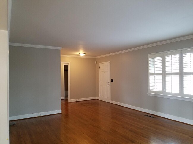 Foto del edificio - 406 Owens Dr