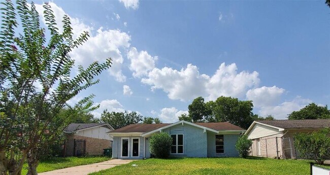 Building Photo - 3330 Ebbtide Dr