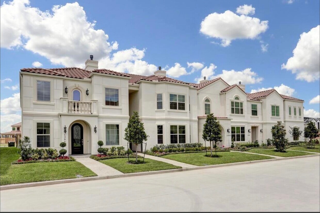 Foto principal - 13621 Teal Bluff Ln