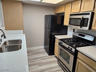 Building Photo - 7100 W Pirates Cove Rd