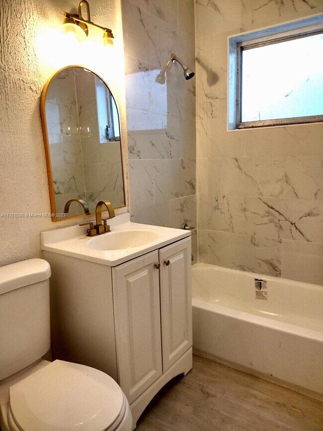 Building Photo - 420 NW 59th Terrace