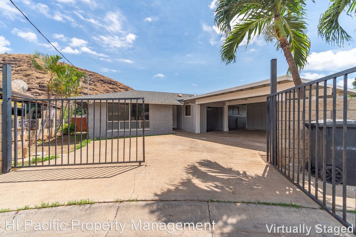 5 br, 2 bath House 85556 Momona Place House for Rent in Waianae