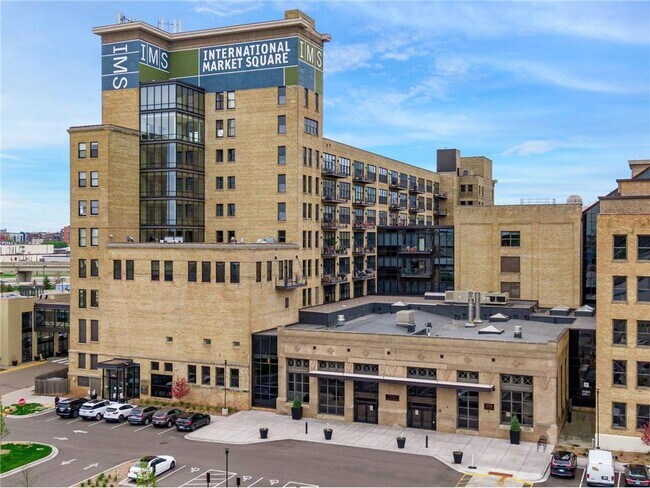 Building Photo - 290 Market St