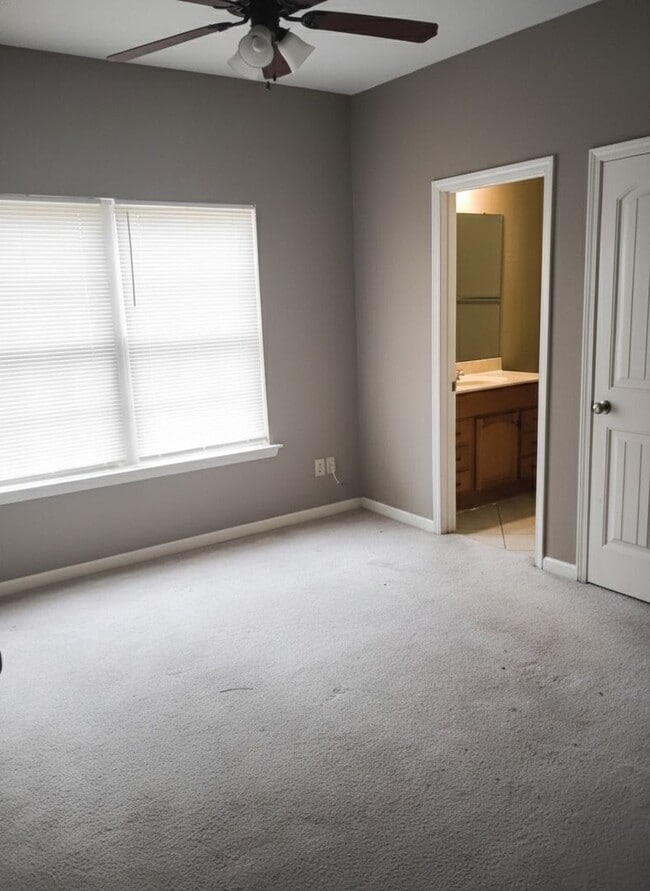 Foto del edificio - 2925 Hargrove E Rd