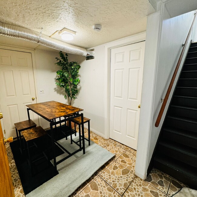 Foto del edificio - 1509 S Foothill Dr