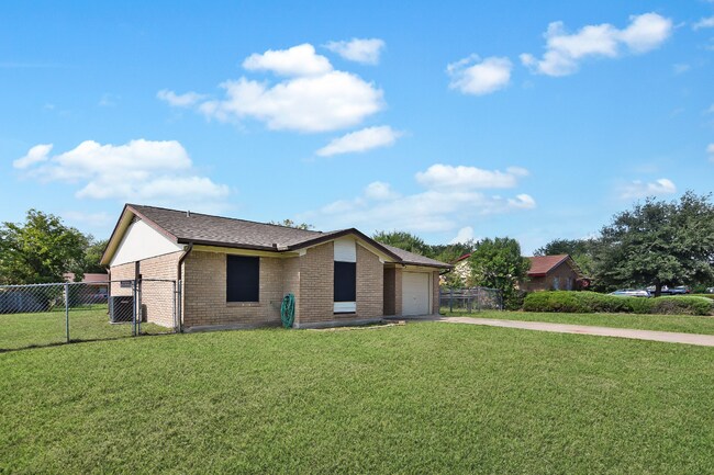 Foto del edificio - 3804 Griffin Dr