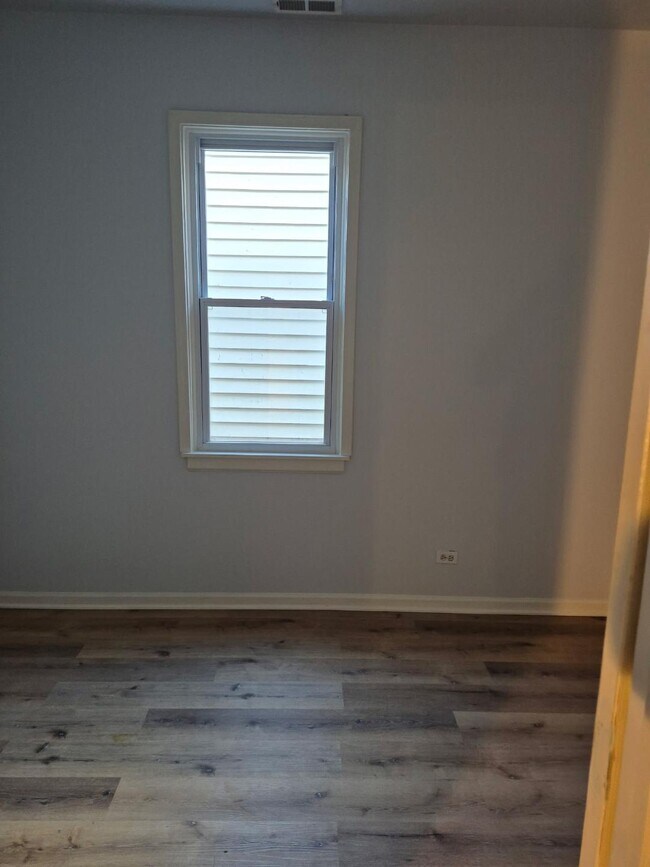 Dormitorio 1 - 8702 S Escanaba Ave