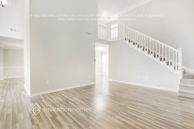 Building Photo - 4132 Maple Ln