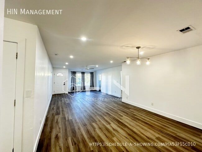 Building Photo - 5881 St Matthew Dr