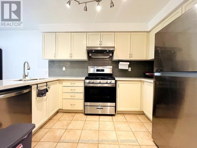 Building Photo - 23 Bantry Ave