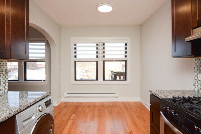 Foto del edificio - 11-811 W Elm St