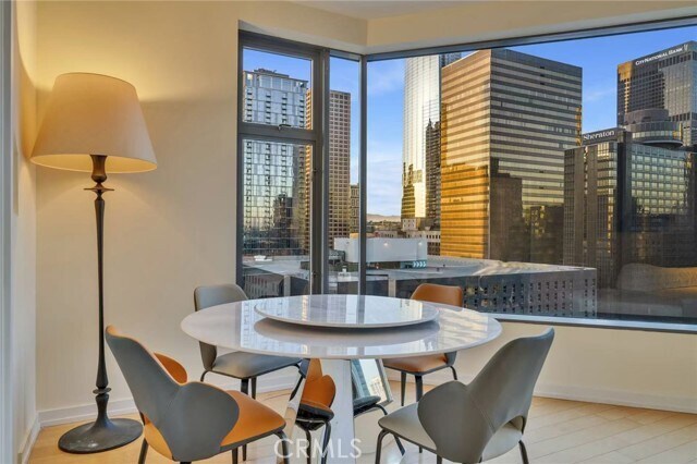 Foto del edificio - 801 S Grand Ave