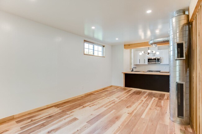 Foto del edificio - 3907 Xerxes Ave S