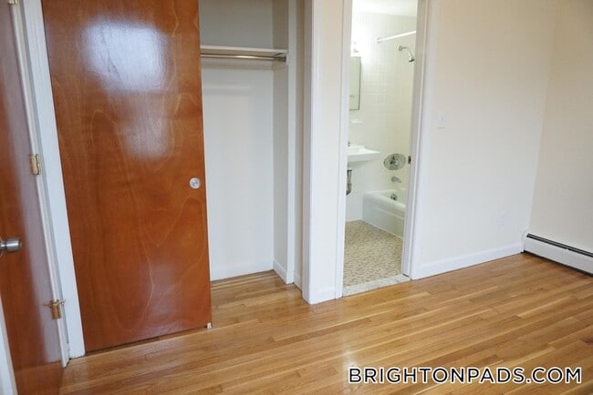 Building Photo - 164 N Beacon St