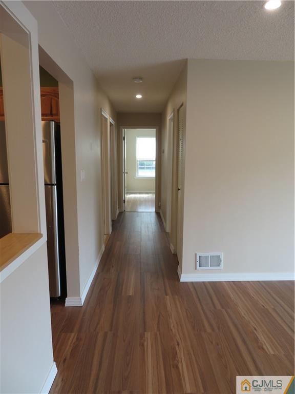 Building Photo - 492 Danbury Ln