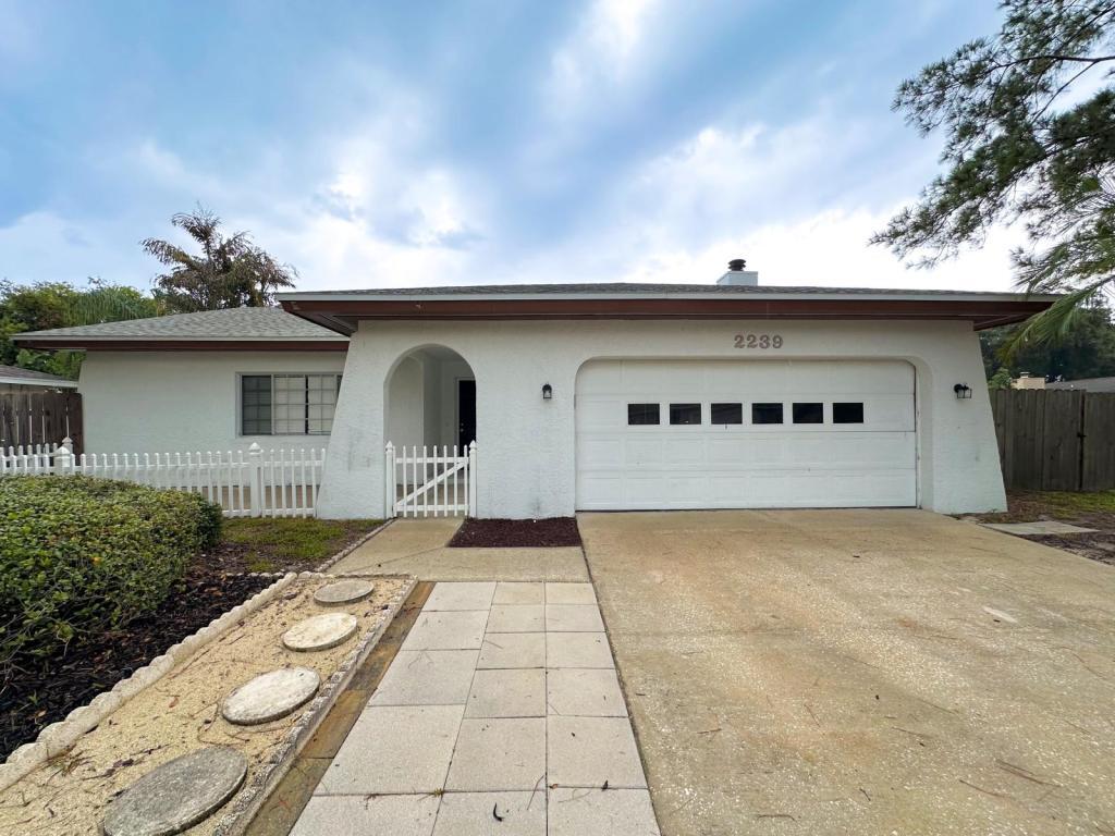 Foto principal - 2239 Beacon Point Blvd
