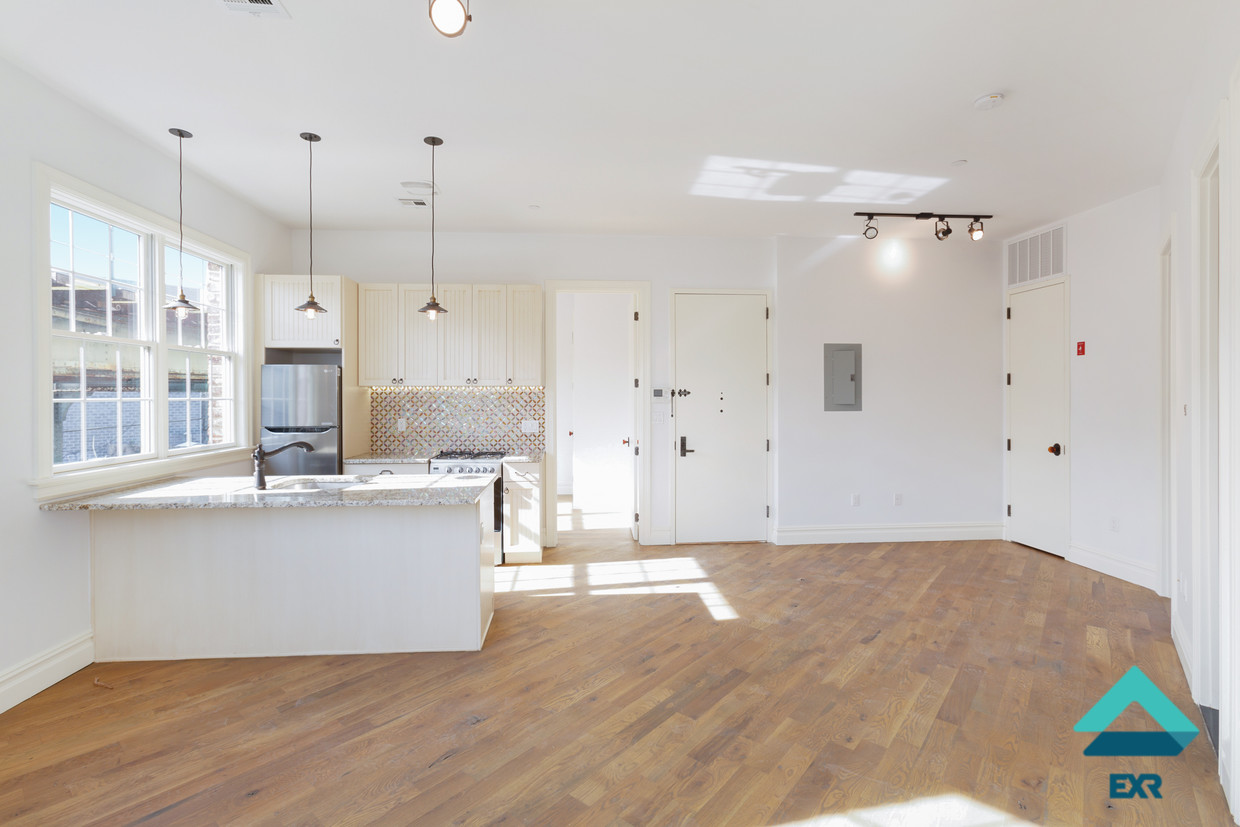 Foto principal - 1355 Myrtle Ave