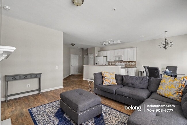 Building Photo - 14839 Santa Lucia Dr