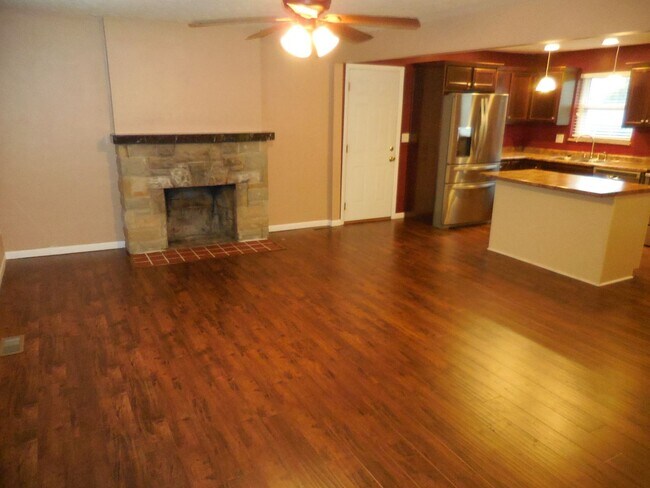 Building Photo - Gorgeous Two Bedroom/Two Full Bath Renovated Home In Kettering w/Full Finished Basement