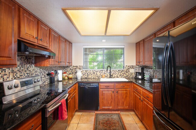 Foto del edificio - 500 S Farrell Dr