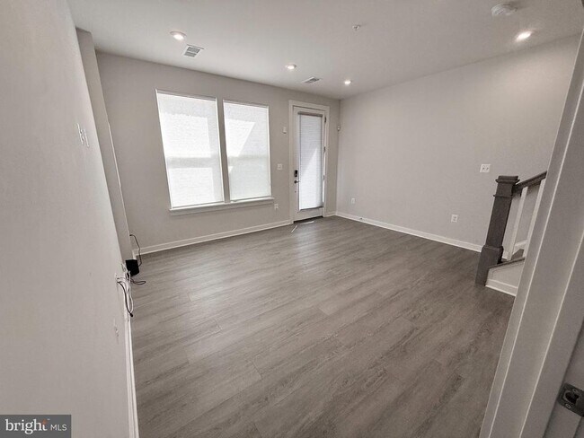Foto del edificio - 2505 Nicholson St
