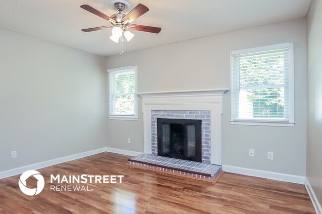 Building Photo - 2610 Norwood Dr