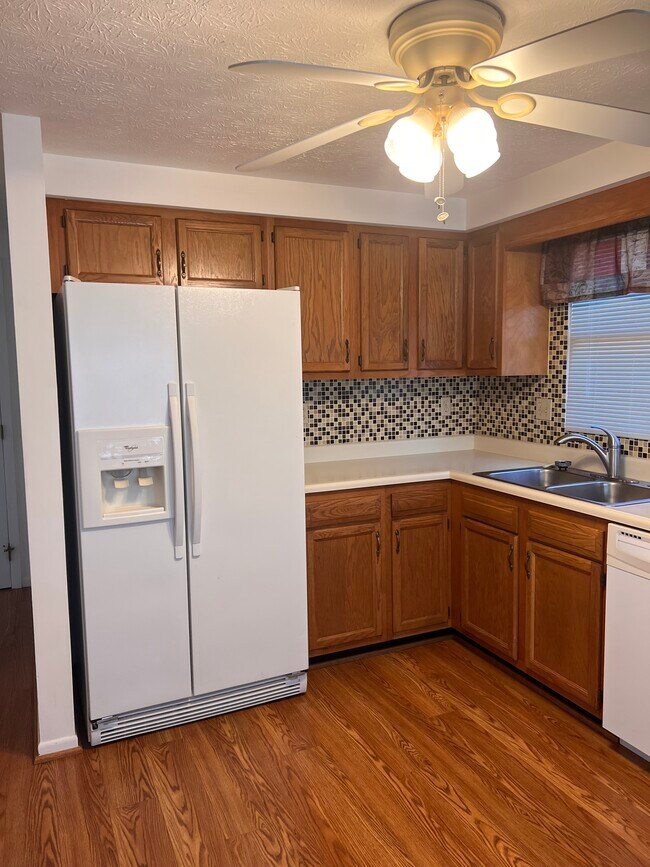 Kitchen - 118 W Olive St