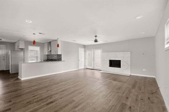 Foto del edificio - 632 Freeman Dr