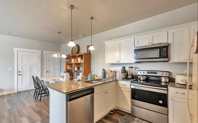 Building Photo - 13239 Dominica Ln
