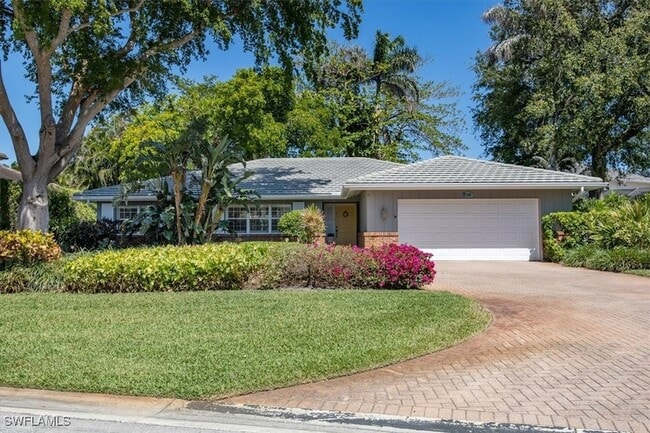 Foto del edificio - 587 Parkwood Ln